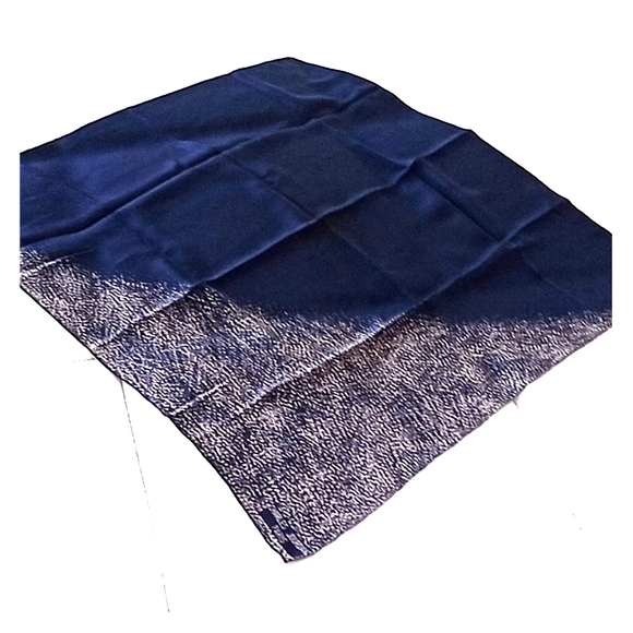 Charles Jourdan Scarf - Picture 5 of 5